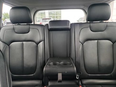 Used 2023 Jeep Grand Cherokee Limited AWD/4WD image 14