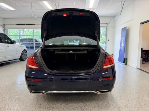 Used 2018 Mercedes-Benz E 300 image 28