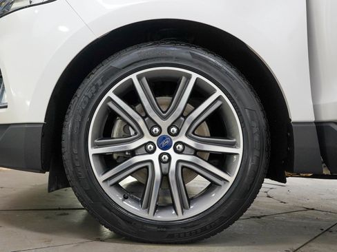 Used 2019 Ford Edge Titanium w/ Cold Weather Package AWD/4WD image 25
