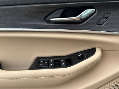 New 2025 Jeep Grand Cherokee L Limited w/ Luxury Tech Group II image 10