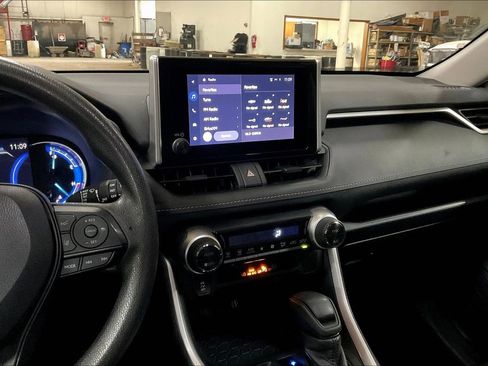 Used 2024 Toyota RAV4 XLE image 6