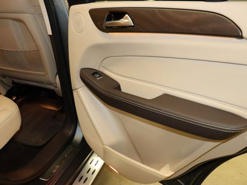 Used 2019 Mercedes-Benz GLE 400 4MATIC image 28