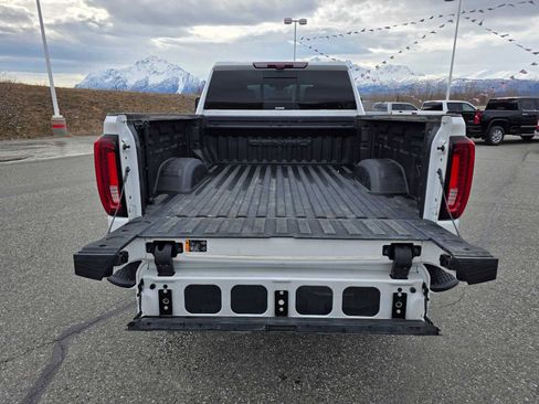 Used 2023 GMC Sierra 2500 Denali w/ Denali Ultimate Package AWD/4WD image 14
