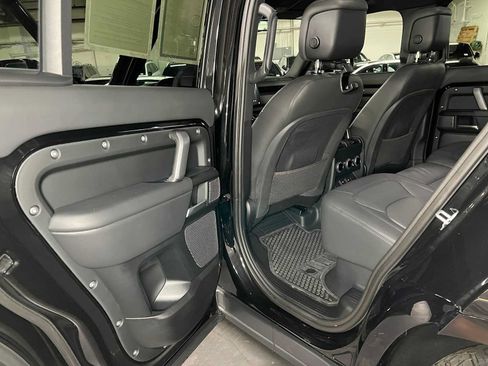Used 2024 Land Rover Defender 110 V8 AWD/4WD image 16