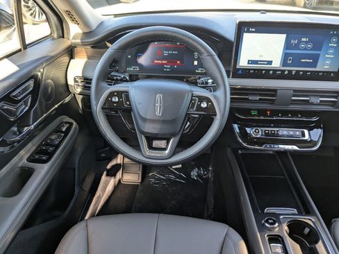 New 2026 Lincoln Corsair Reserve FWD image 16