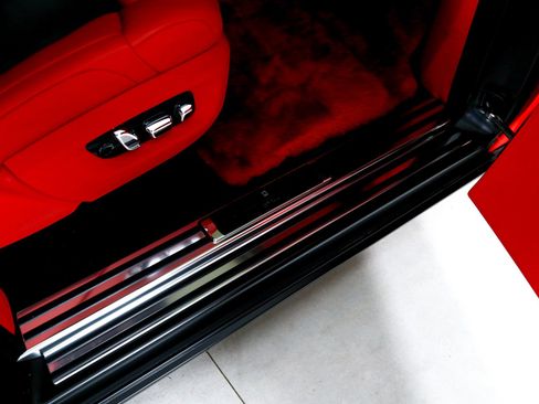 Used 2024 Rolls-Royce Phantom Extended Wheelbase w/ The Phantom Package image 38