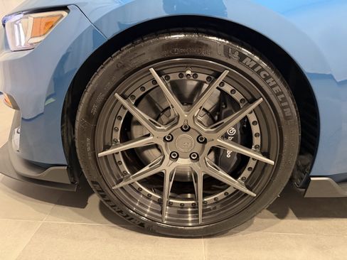 Used 2020 Ford Mustang Shelby GT350 w/ Technology Package RWD image 7