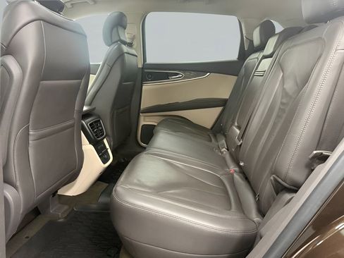 Used 2019 Lincoln Nautilus Reserve FWD image 14