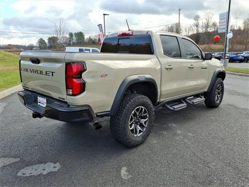 Used 2024 Chevrolet Colorado ZR2 w/ Technology Package image 4