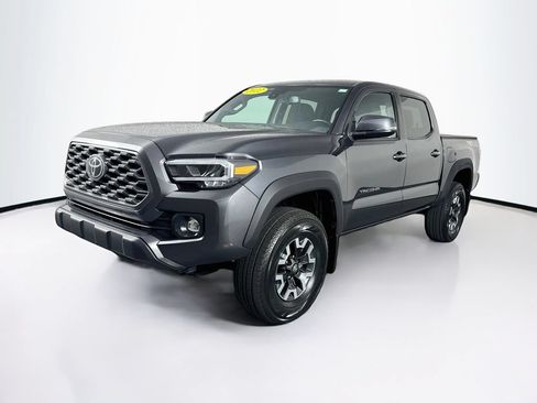 Used 2022 Toyota Tacoma TRD Off-Road w/ Technology Package AWD/4WD image 3