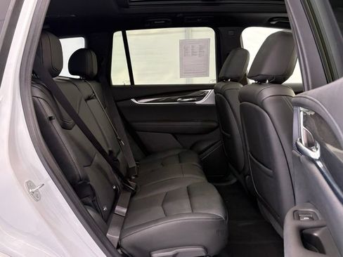 Used 2024 Cadillac XT6 Sport w/ Technology Package AWD/4WD image 32