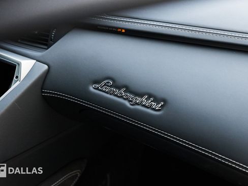 Used 2018 Lamborghini Aventador S image 37