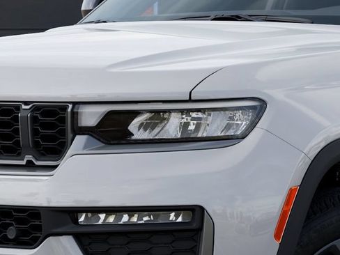 New 2026 Jeep Grand Cherokee Limited AWD/4WD image 10