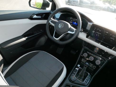 Certified 2025 Volkswagen Taos S AWD/4WD image 9