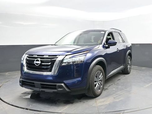 Used 2025 Nissan Pathfinder SV FWD image 6