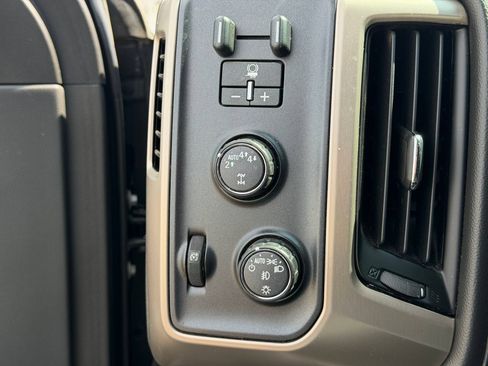 Used 2018 GMC Sierra 1500 Denali AWD/4WD image 28
