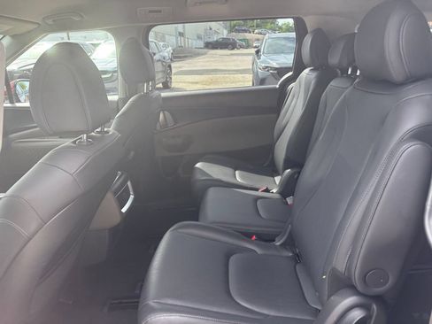Used 2026 Kia Carnival FWD image 21