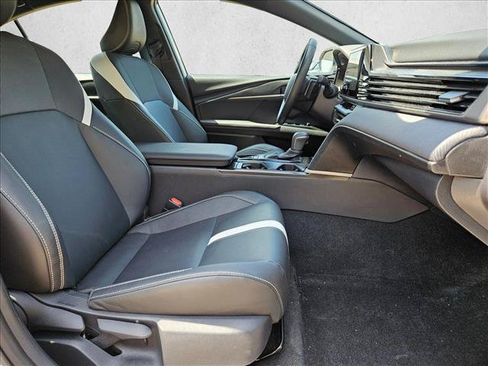 Used 2025 Toyota Camry SE w/ Convenience Package FWD image 19