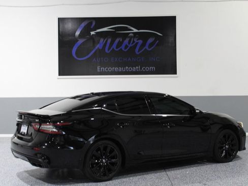 Used 2021 Nissan Maxima SR w/ Sport Mat Group FWD image 3