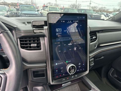 Used 2024 Ford Expedition Max Platinum image 28