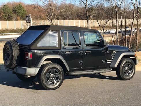 Used 2018 Jeep Wrangler Unlimited Sport image 4