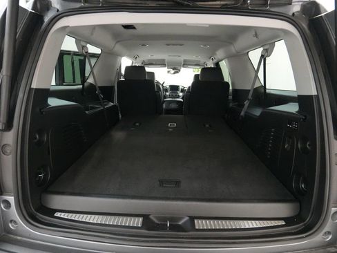 Used 2020 Chevrolet Suburban LT image 28