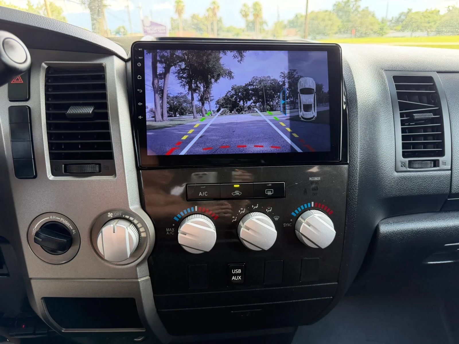 Used 2013 Toyota Tundra 4x4 CrewMax w/ Tow Pkg image 14
