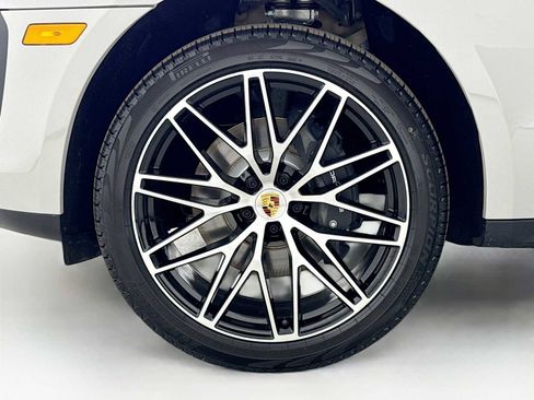 New 2026 Porsche Macan image 33