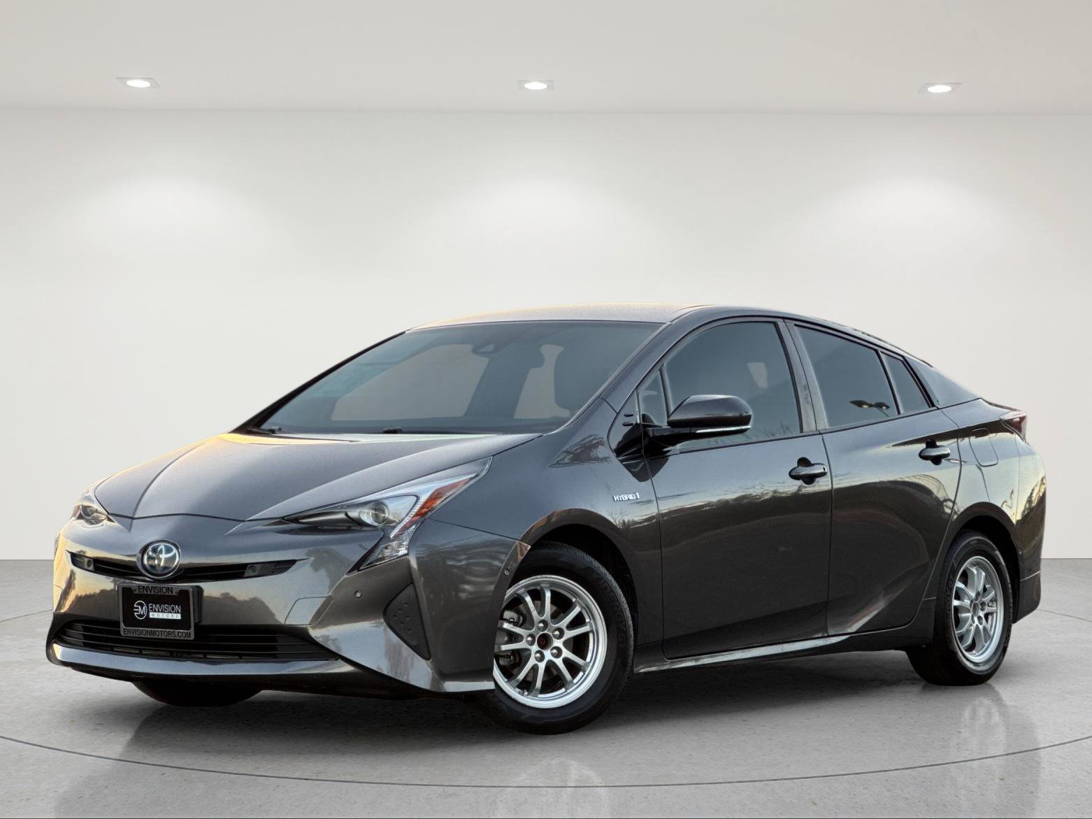 Used 2017 Toyota Prius Two w/ Prius Two Safety Plus Package FWD image 2