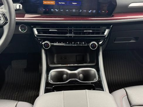 New 2026 Chevrolet Traverse RS w/ LPO, Floor Liner Package FWD image 10