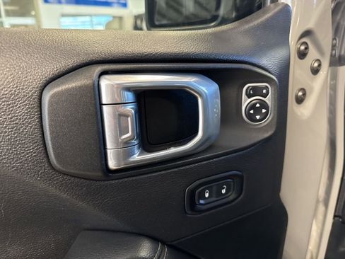 Used 2021 Jeep Wrangler Unlimited Sahara w/ Uconnect 4C Nav & Sound Group AWD/4WD image 20