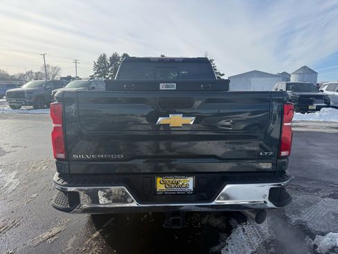 Used 2025 Chevrolet Silverado 2500 LTZ w/ LTZ Premium Package image 4