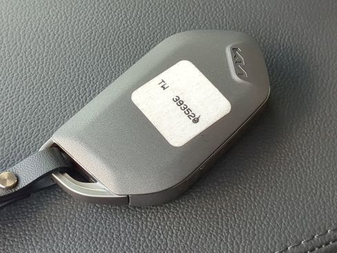 New 2026 Kia Sportage SX image 29