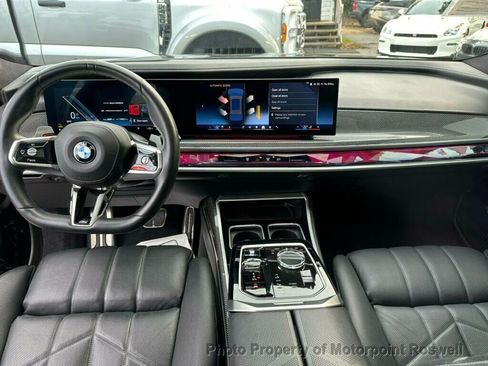 Used 2023 BMW 760i xDrive image 33