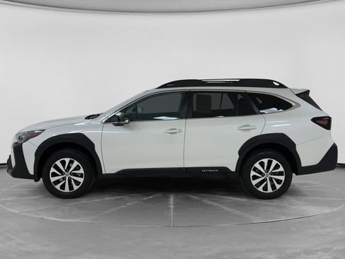 Used 2023 Subaru Outback Premium AWD/4WD image 6