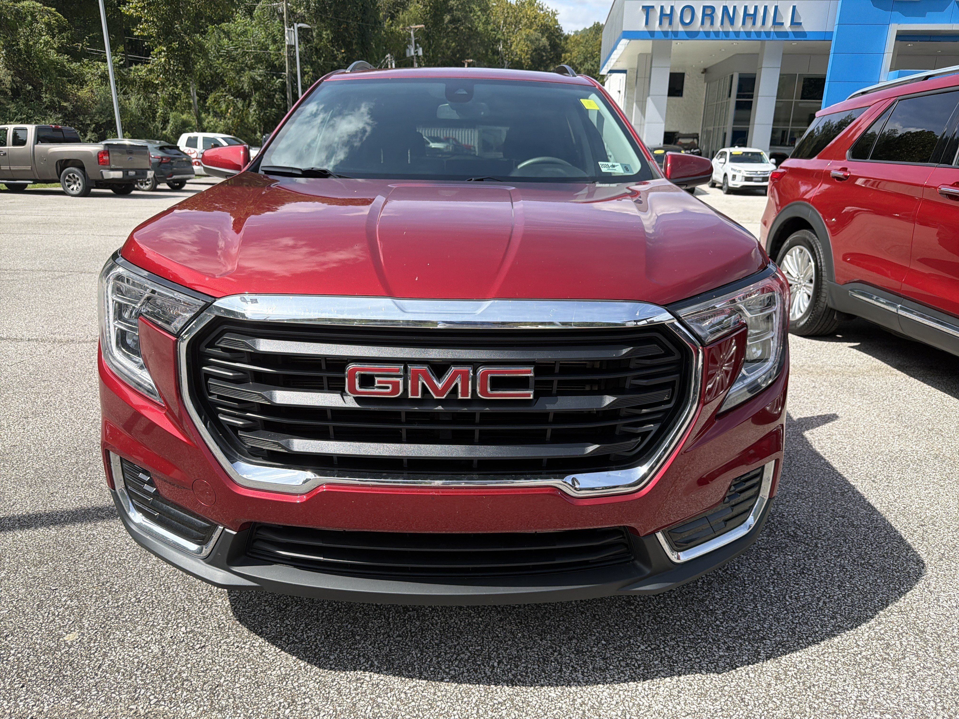 Used 2024 GMC Terrain SLE w/ Driver Convenience Package AWD/4WD image 3