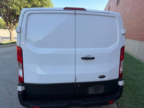 Used 2019 Ford Transit 150 130 Low Roof RWD image 3