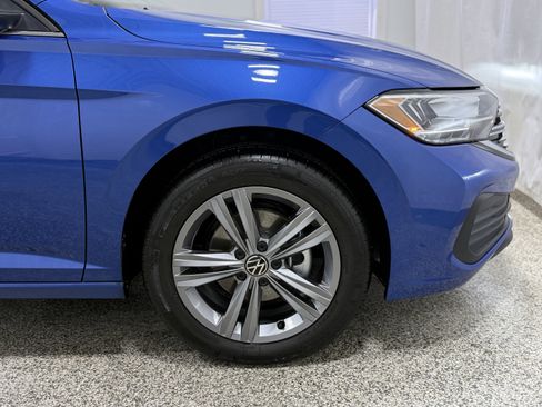 Certified 2023 Volkswagen Jetta SE image 30