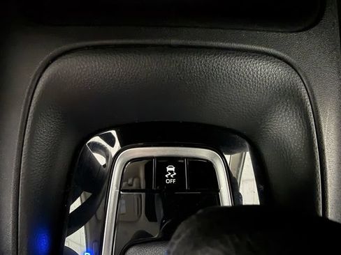Used 2024 Toyota Corolla LE FWD image 18
