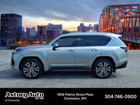 Used 2024 Lexus LX 600 4WD w/ Luxury Package image 6