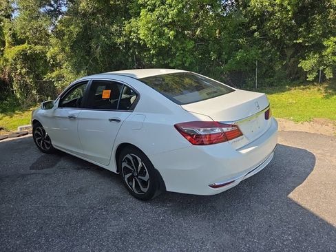 Used 2016 Honda Accord EX-L image 4