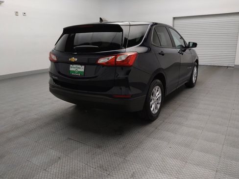 Used 2020 Chevrolet Equinox LS w/ LS Convenience Package FWD image 9