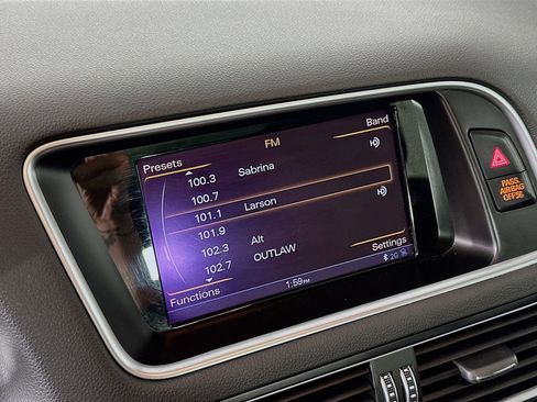 Used 2017 Audi Q5 2.0T Premium Plus w/ Technology Package AWD/4WD image 16