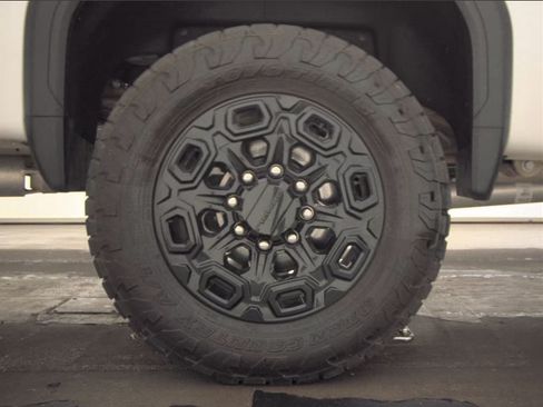 Used 2024 GMC Sierra 3500 Denali Ultimate AWD/4WD image 15