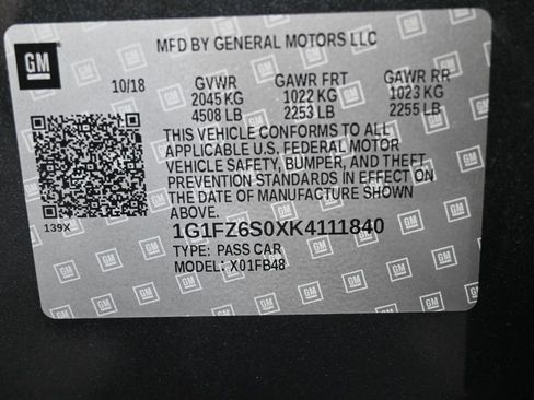 Used 2019 Chevrolet Bolt Premier w/ Infotainment Package FWD image 9
