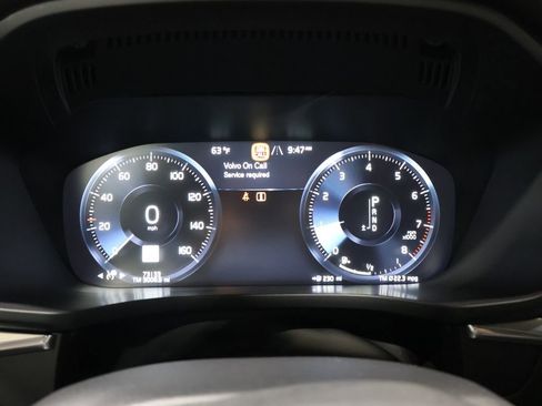 Used 2018 Volvo XC60 T5 Momentum w/ Convenience Package image 39