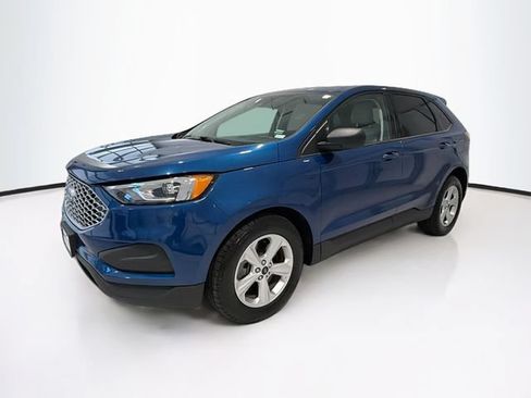 Used 2023 Ford Edge SE AWD/4WD image 3
