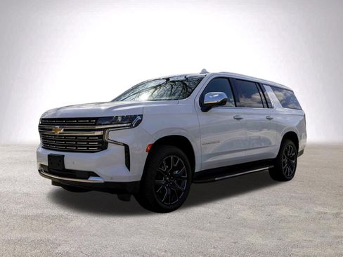Used 2024 Chevrolet Suburban Premier w/ Premium Package 2 image 5