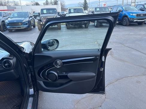 Used 2023 MINI Cooper S w/ Signature Upholstery Package FWD image 39