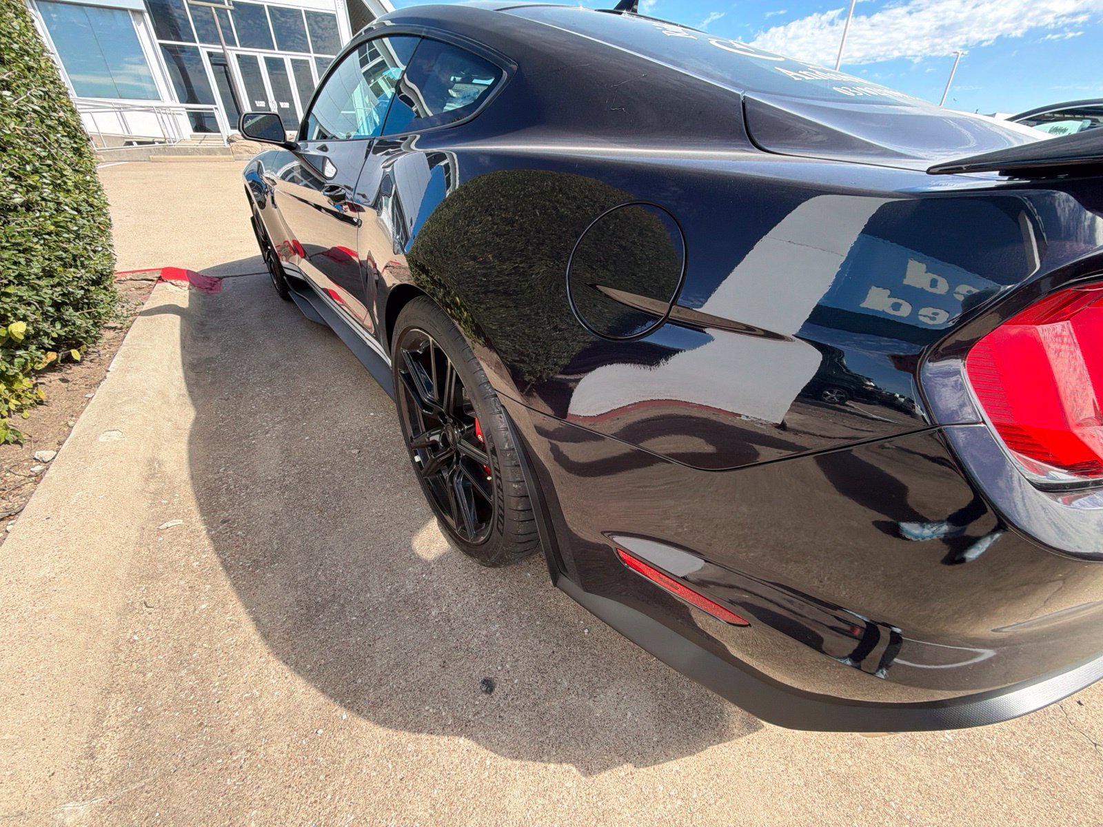 Used 2022 Ford Mustang Shelby GT500 w/ Technology Package RWD image 14